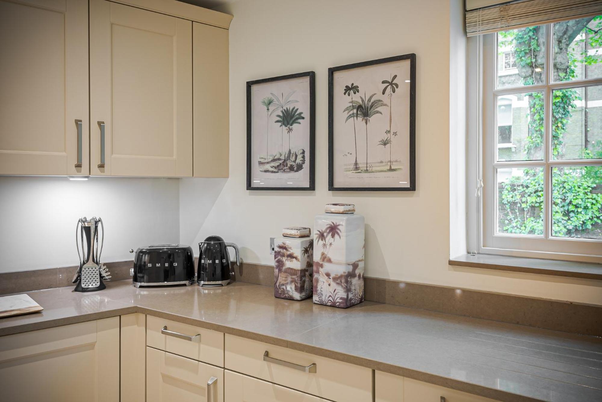Modern 3 Bedroom Luxury House With Garage In Central London Exteriör bild