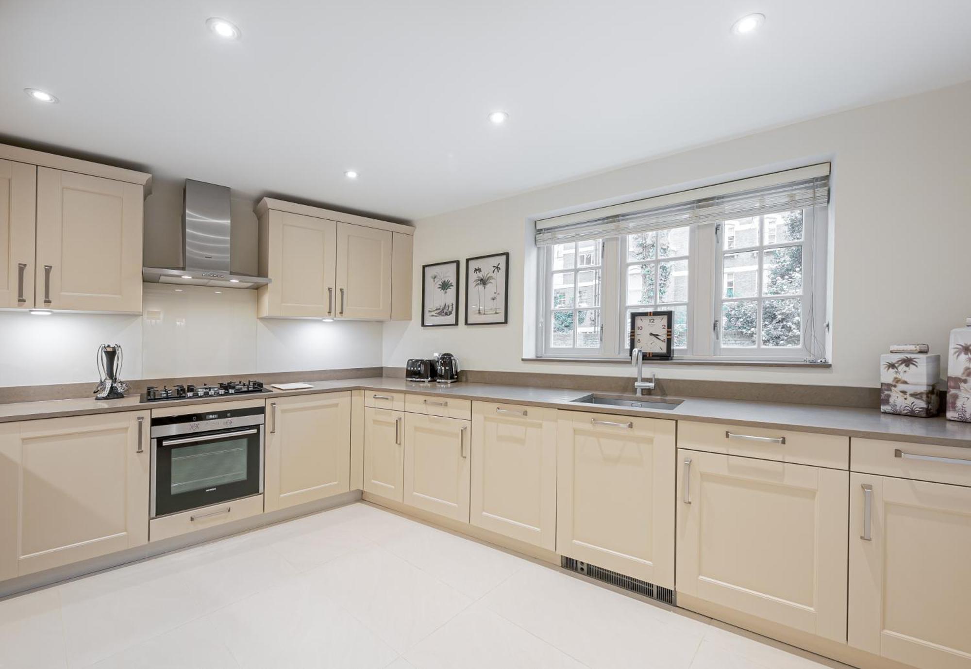 Modern 3 Bedroom Luxury House With Garage In Central London Exteriör bild