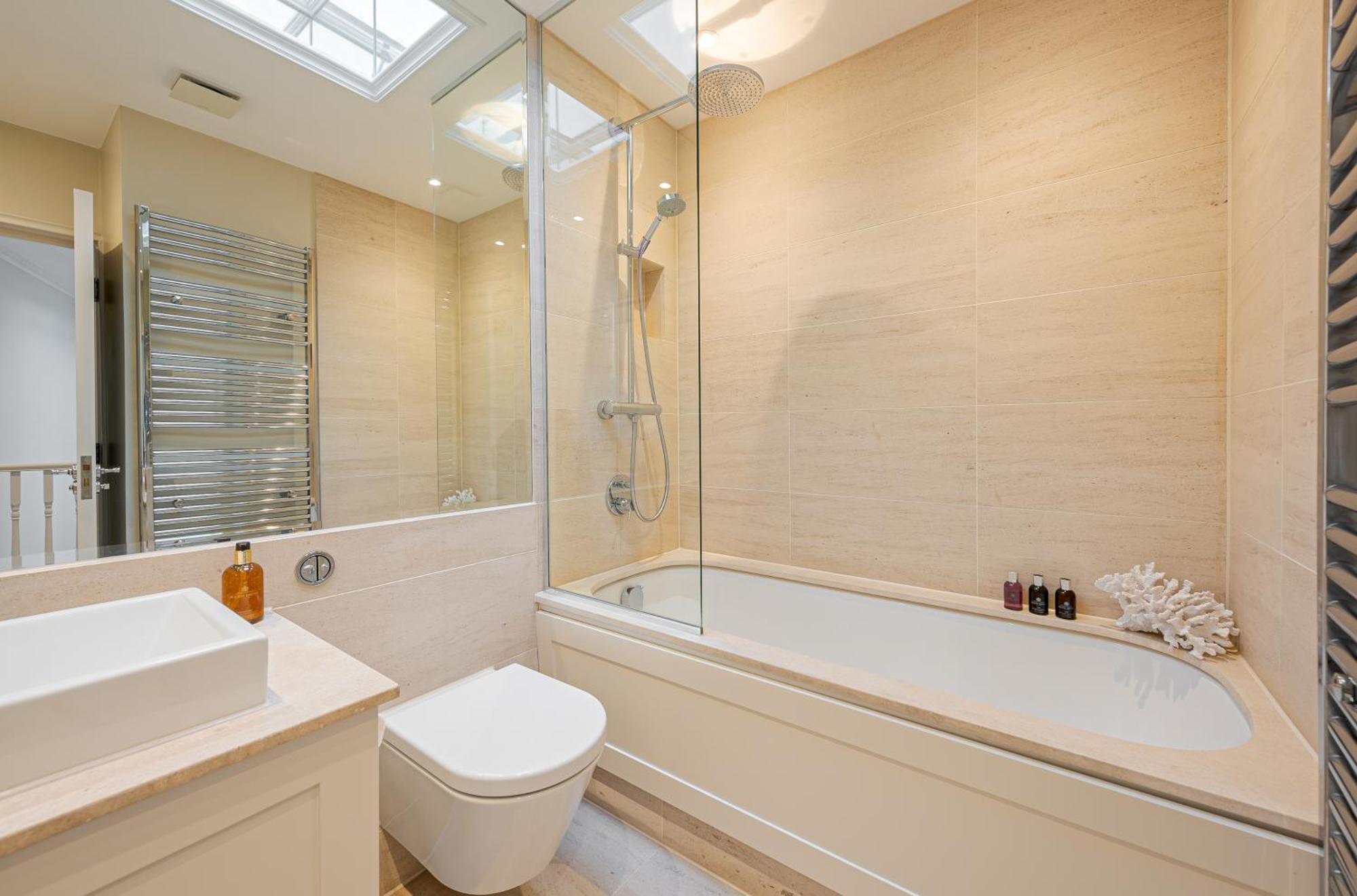 Modern 3 Bedroom Luxury House With Garage In Central London Exteriör bild